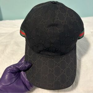 Gucci Black Monogram Cap with Red and Green Accents